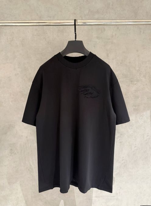 バレンシアガ ブランド コピー ダメージ刺繍ロゴ半袖Tシャツ ミニマルブラック設計 高品質
