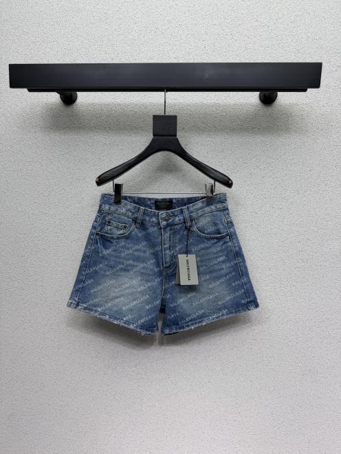 バレンシアガ 本物級コピー デニムショートパンツ ロゴ総柄ウォッシュ加工 高品質