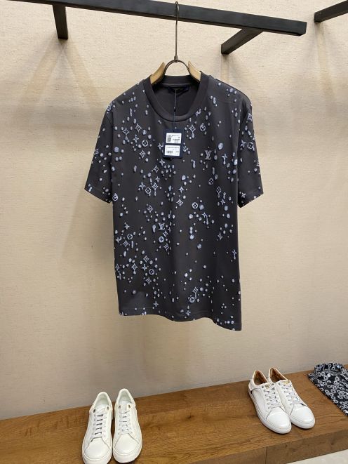 ルイヴィトン スーパーコピー プリントTシャツ モノグラム総柄デザイン 快適な着心地