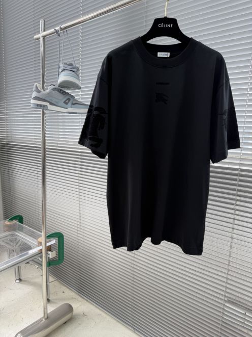 バーバリー スーパーコピー 半袖Tシャツ ロゴ刺繍デザイン ミニマル構成 口コミ多数
