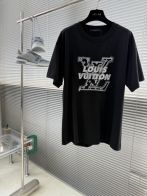 ルイヴィトン 格安 ビッグロゴプリント半袖Tシャツ グラフィックデザイン 精密ディテール 高級レベル仕様