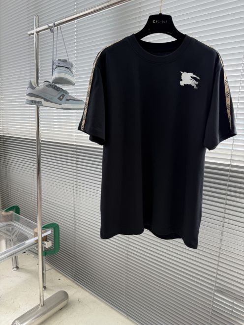 バーバリー ブランド コピー ロゴプリント半袖Tシャツ チェックラインデザイン 新作