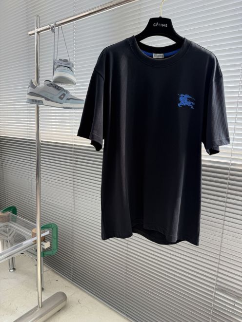 バーバリー スーパーコピー ワンポイント刺繍半袖Tシャツ シンプル高級感デザイン 満足度高い