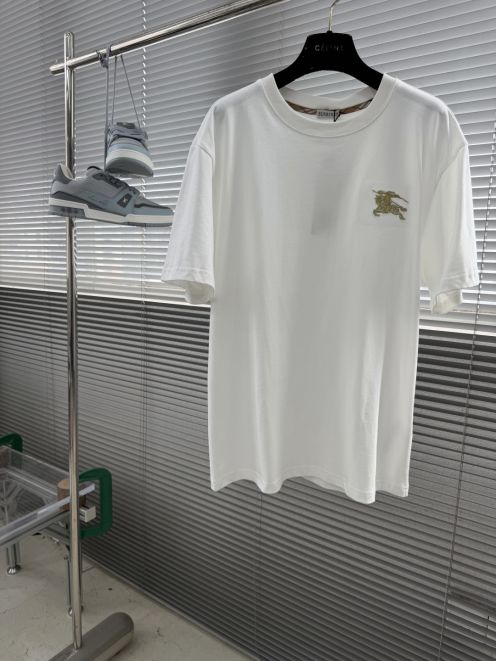 バーバリー 本物級コピー ワンポイント刺繍半袖Tシャツ シンプル上質デザイン 口コミ多数
