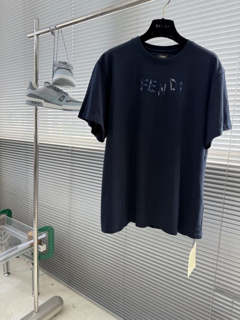 フェンディ ブランド コピー 半袖Tシャツ ロゴプリント シンプル設計 男女兼用 口コミ多数