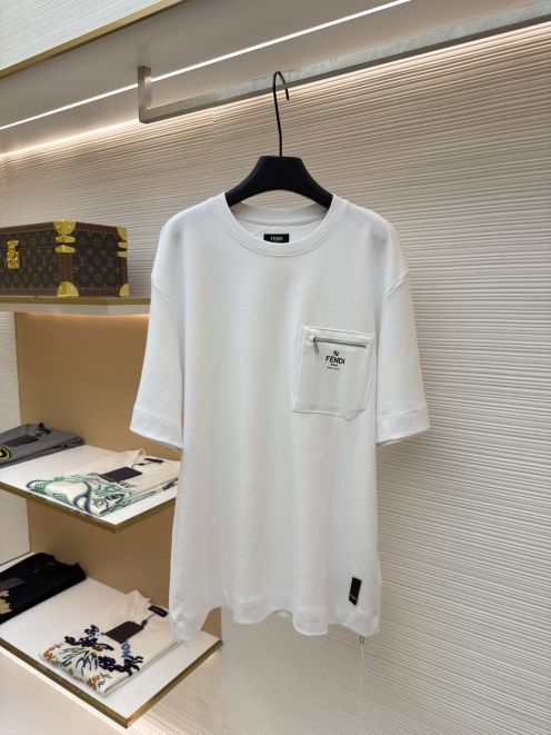 フェンディ 本物級コピー 半袖Tシャツ ジップポケットデザイン シンプル設計 男女兼用 高品質