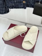 グッチ スーパーコピー クロスベルトサンダル GGエンボス加工 フラット仕様 実店舗運営