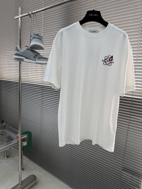 ロエベ スーパーコピー 半袖Tシャツ ロゴプリント アートデザイン 高評価