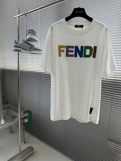 フェンディ ハイブランド ロゴ刺繍Tシャツ マルチカラーデザイン 激安