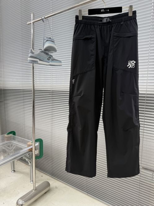ロエベ スーパーコピー ナイロンワイドパンツ ロゴプリント 機能性設計 定番