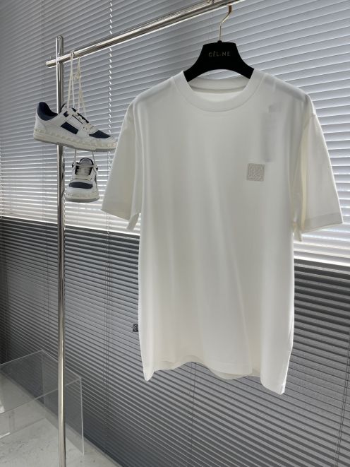ロエベ スーパーコピー ミニアナグラムパッチTシャツ 半袖ミニマルデザイン 丁寧な縫製