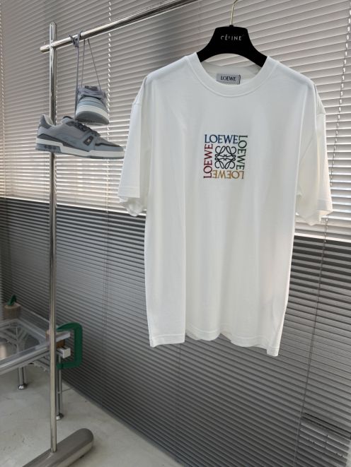 ロエベ スーパーコピー マルチロゴ刺繍Tシャツ 半袖アートデザイン 上質感