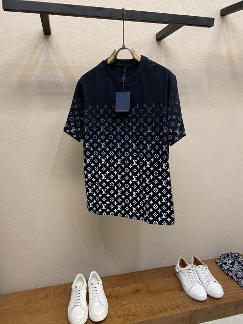 ルイヴィトン スーパーコピー モノグラムグラデーション半袖Tシャツ 高級感仕上げ