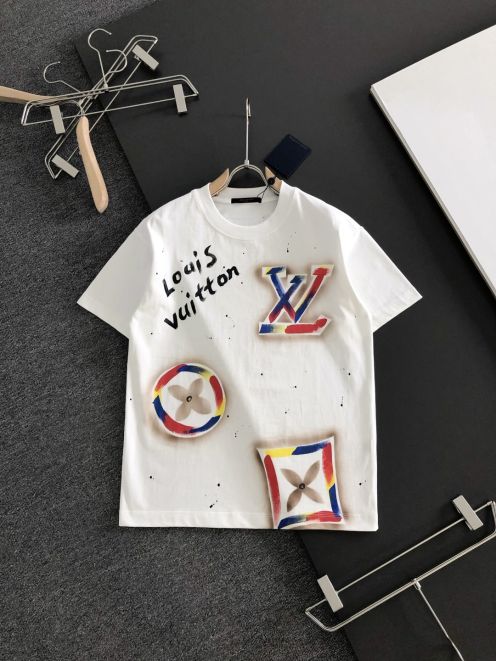 ルイヴィトン 格安 グラフィックロゴ半袖Tシャツ アートプリント設計 高評価