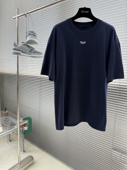 プラダ 格安 ロゴプリントTシャツ 半袖ミニマルデザイン シンプルデザイン 高評価