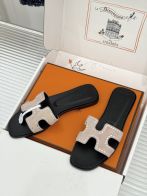 エルメス スーパーコピー Hカットサンダル ステッチデザイン バイカラー仕上げ 満足度高い