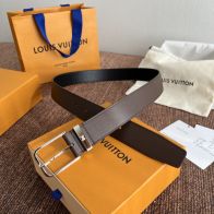 ルイ・ヴィトン ブランド コピー レザーベルト シルバーバックル 上品デザイン 新作
