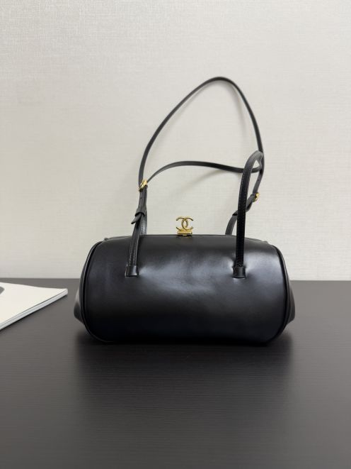 シャネル 格安 ボストンショルダーバッグ ブラックレザー ゴールドCC金具 本革使用