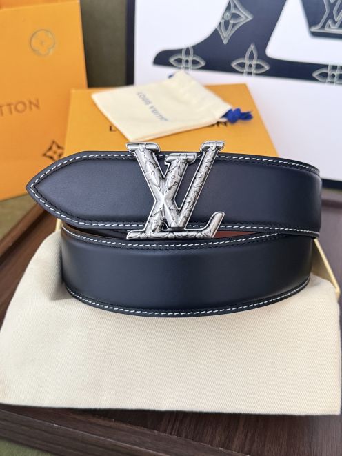 ルイ・ヴィトン n級 LVイニシャルメンズベルト ブラックレザーホワイトステッチシルバー金具 実店舗運営