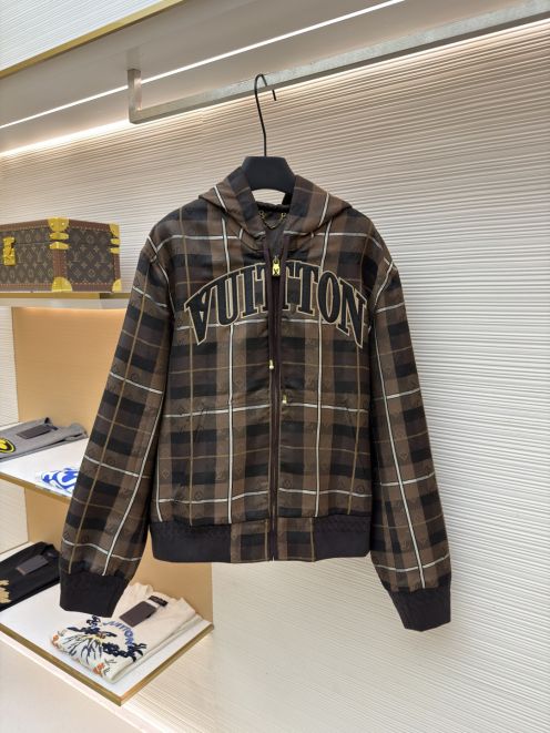 ルイ・ヴィトン スーパーコピー チェック柄ジップアップパーカー モノグラム刺繍 快適な着心地 定番