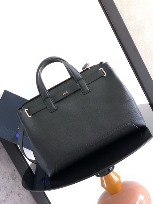 ディオール スーパーコピー ブラック レザー トートバッグ ゴールド金具 ビジネス収納 大容量設計 定番