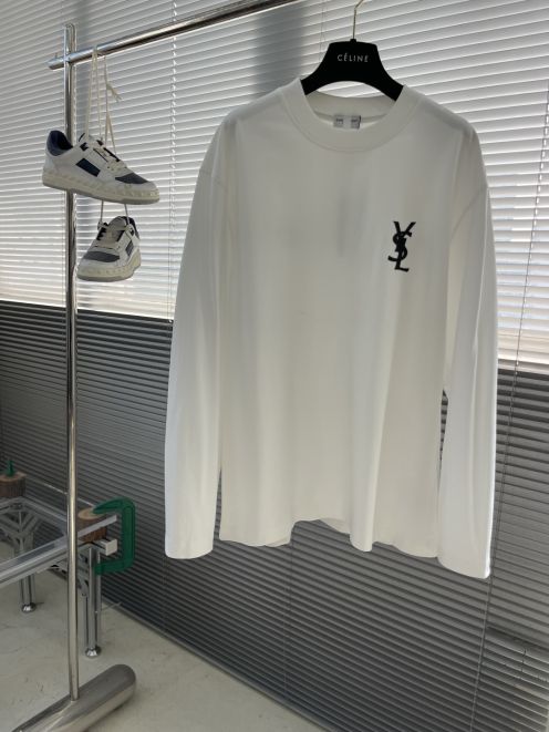 サンローラン スーパーコピー ホワイト 長袖Tシャツ ブラックロゴ クルーネック 快適な着心地 追跡可能