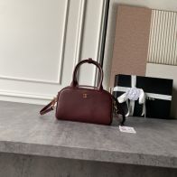 シャネル 格安 ミニボストンバッグ ワインレッド 2WAYショルダー ゴールドココマーク 丸みある横長フォルム 高評価