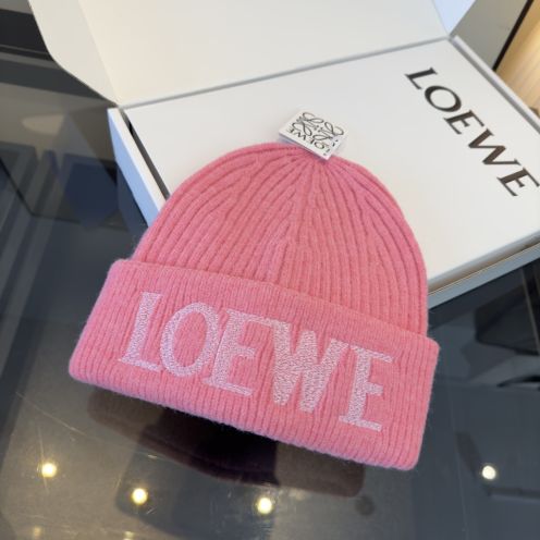 ロエベ ハイブランド ロゴ刺繍ニット帽 ピンク リブ編み折り返しワッチキャップ 立体ロゴデザイン 秋冬ファッション 高評価