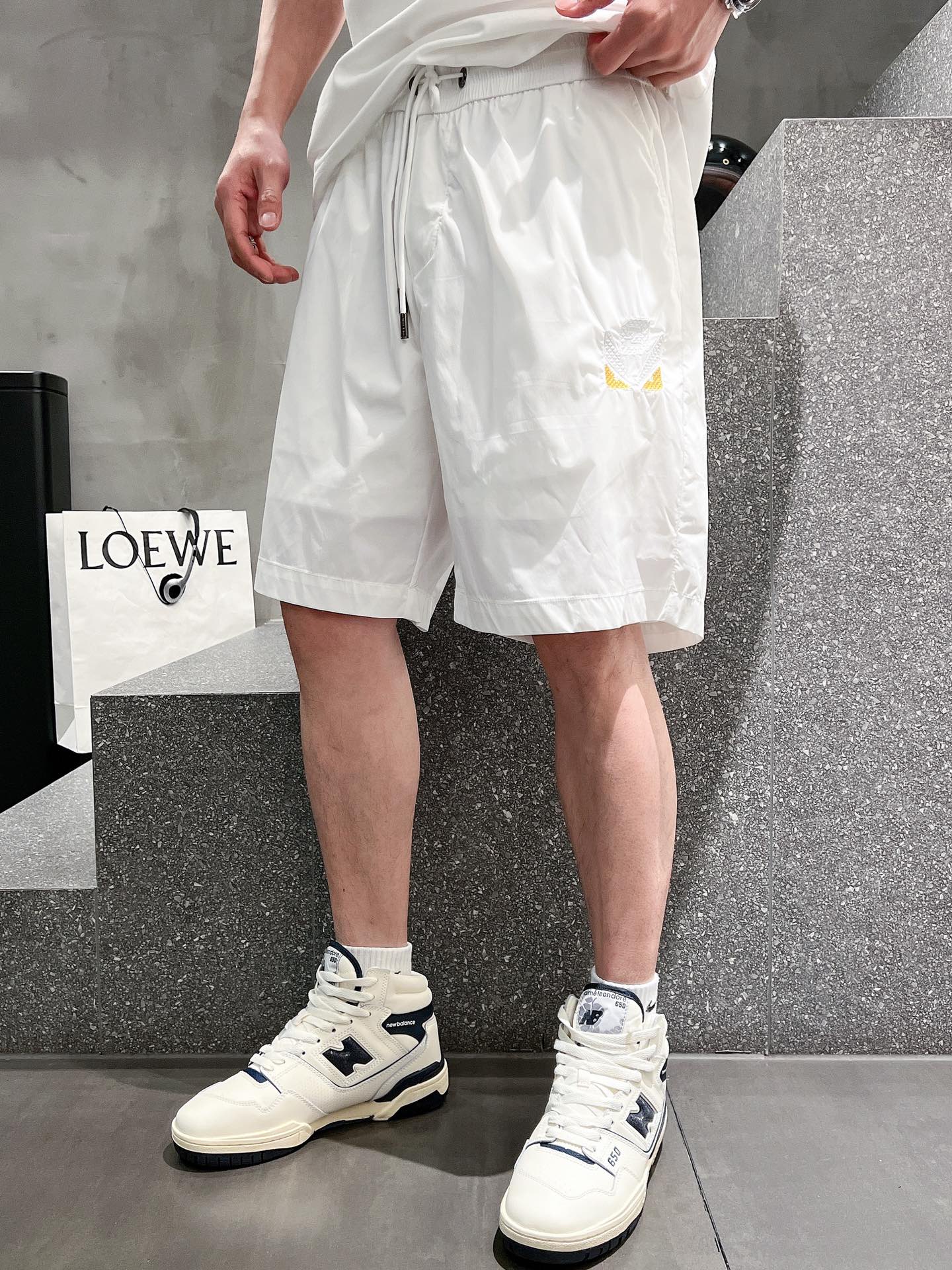 目を引く存在感 フェンディ パンツ レディース激安通販 ショットパンツ 短パン シンプル 品質保証 ファッション 多い色可選 ホワイト_3