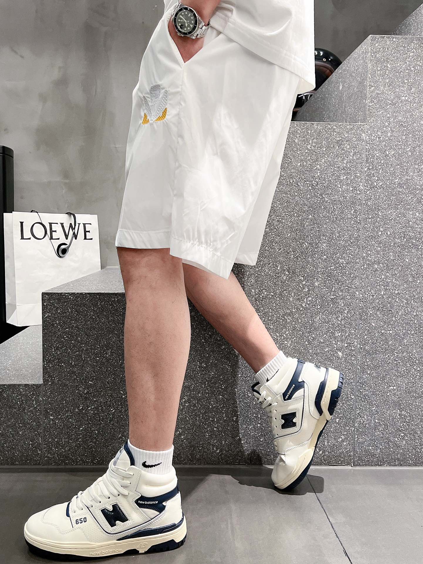 目を引く存在感 フェンディ パンツ レディース激安通販 ショットパンツ 短パン シンプル 品質保証 ファッション 多い色可選 ホワイト_4