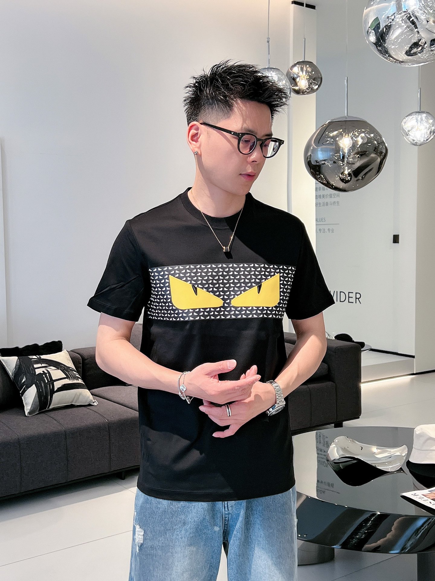 人気新作アイテム フェンディ t シャツ レディース偽物 純綿 柔らかい トップス プリント 男女兼用 ブラック_5