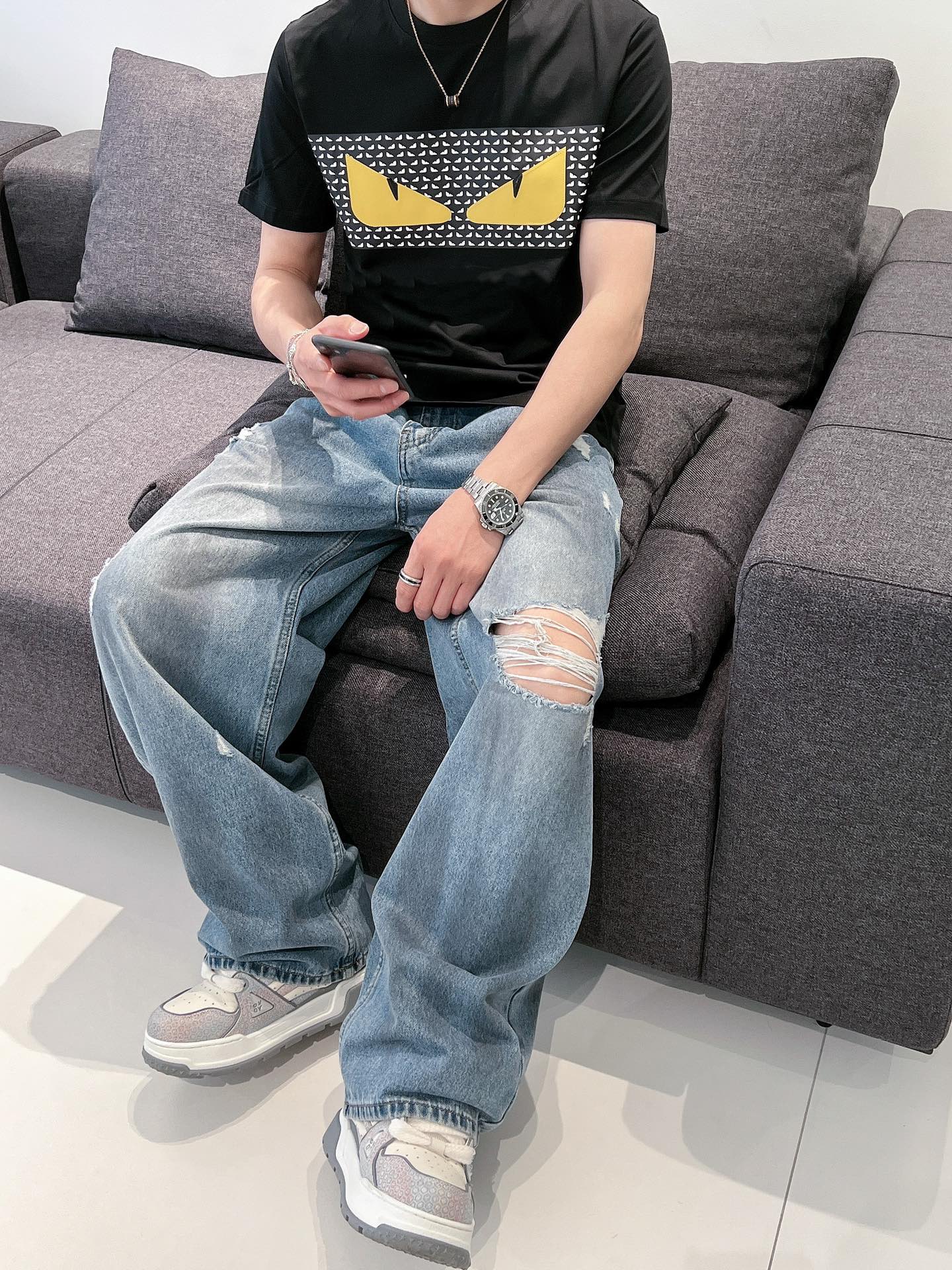 人気新作アイテム フェンディ t シャツ レディース偽物 純綿 柔らかい トップス プリント 男女兼用 ブラック_9