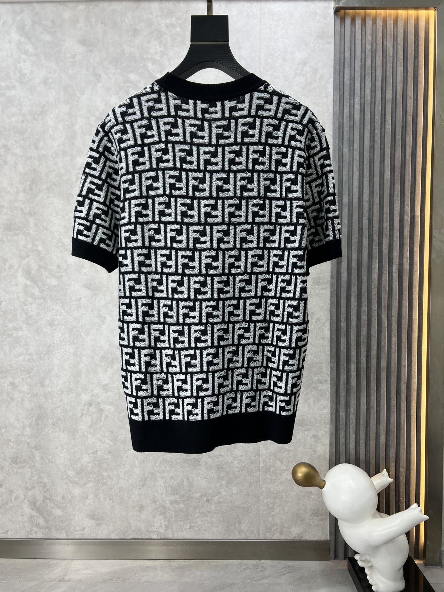特別価格アイテム fendi fila t シャツスーパーコピー トップス ウール 半袖 メンズセーター 夏服 花柄 ブラック_2