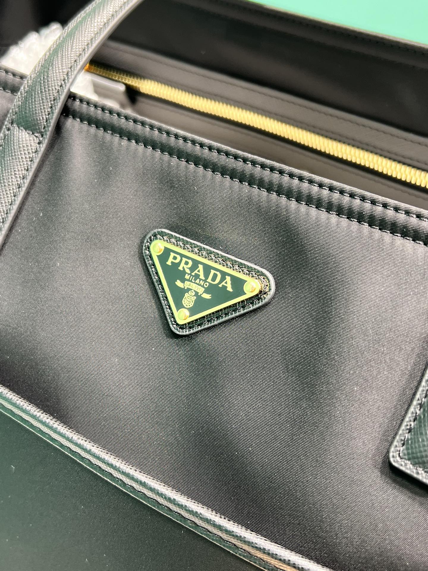 新着アイテムが入荷しました！プラダ バッグ 品質Ｎ級品 トートバッグ 持ちバッグ ナイロン 大容量 実用 ファッション ブラック_5