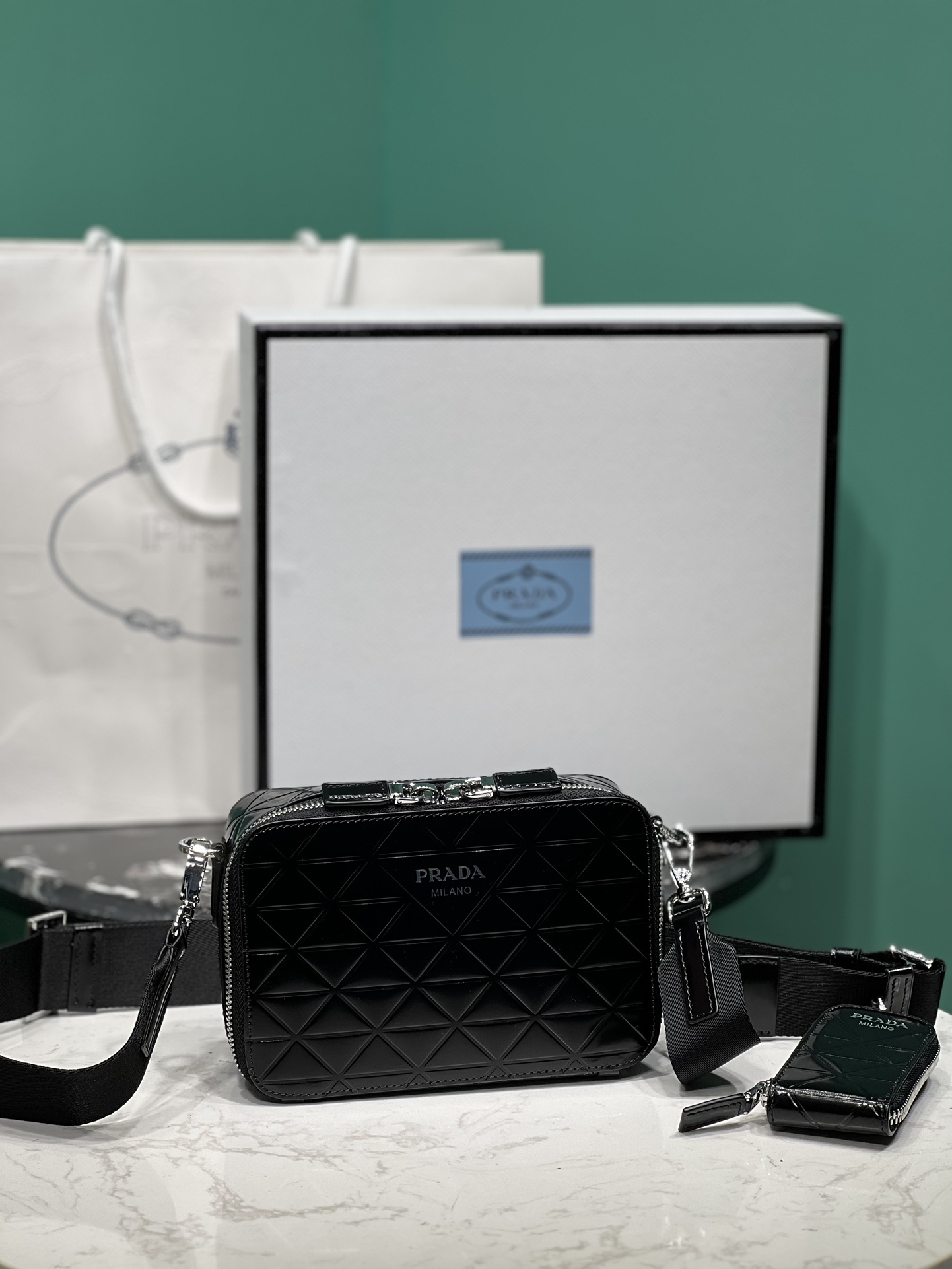 一番安い プラダカバン人気激安通販 人気商品 シンプル カメラバッグ ファッション感アップ ブラック_1