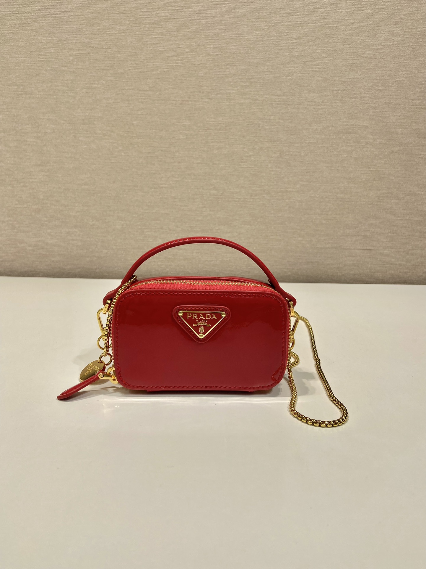 お値打ち価格 プラダバッグ 定番激安通販 牛革 ミニバッグ チェーンバッグ 切り替え 可愛いバッグ レディース レッド_1