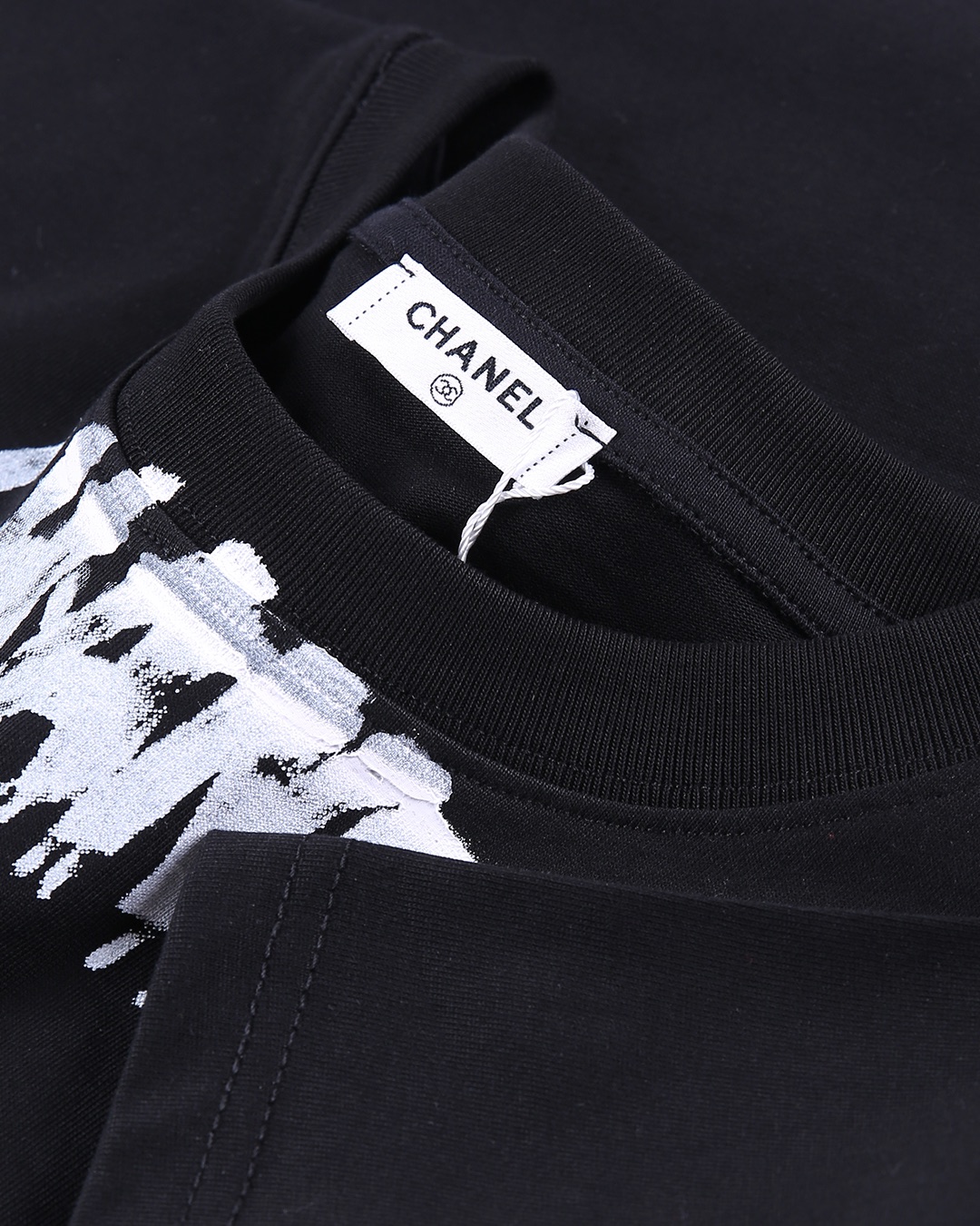 今季のおすすめ chanel メンズ t シャツコピー 純綿 柔らかい トップス 短袖 文字ロゴ プリント ブラック_3