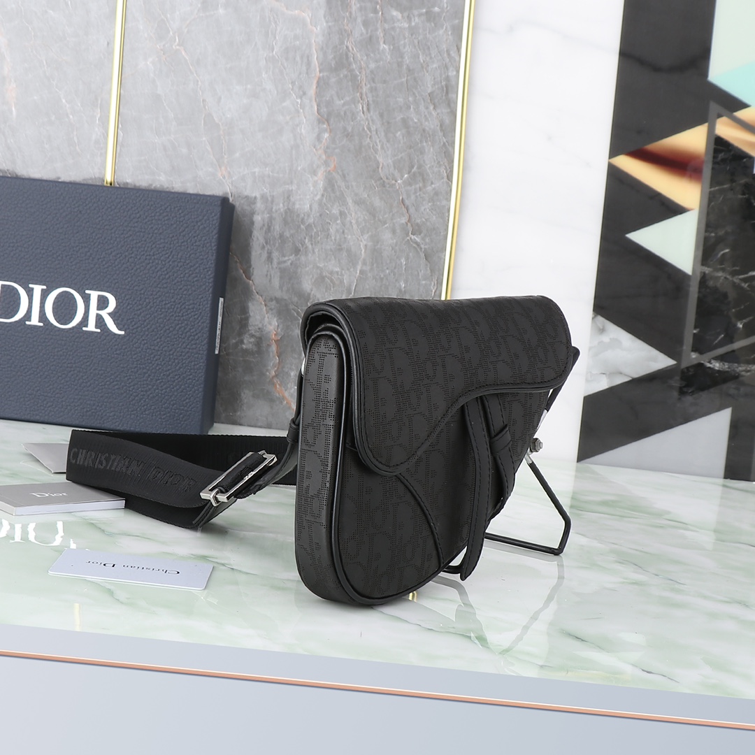 dior メンズ バッグコピー 可愛い 斜め掛けバッグ 型番1ADPO191 牛革 三角形 メンズ ブラック_3