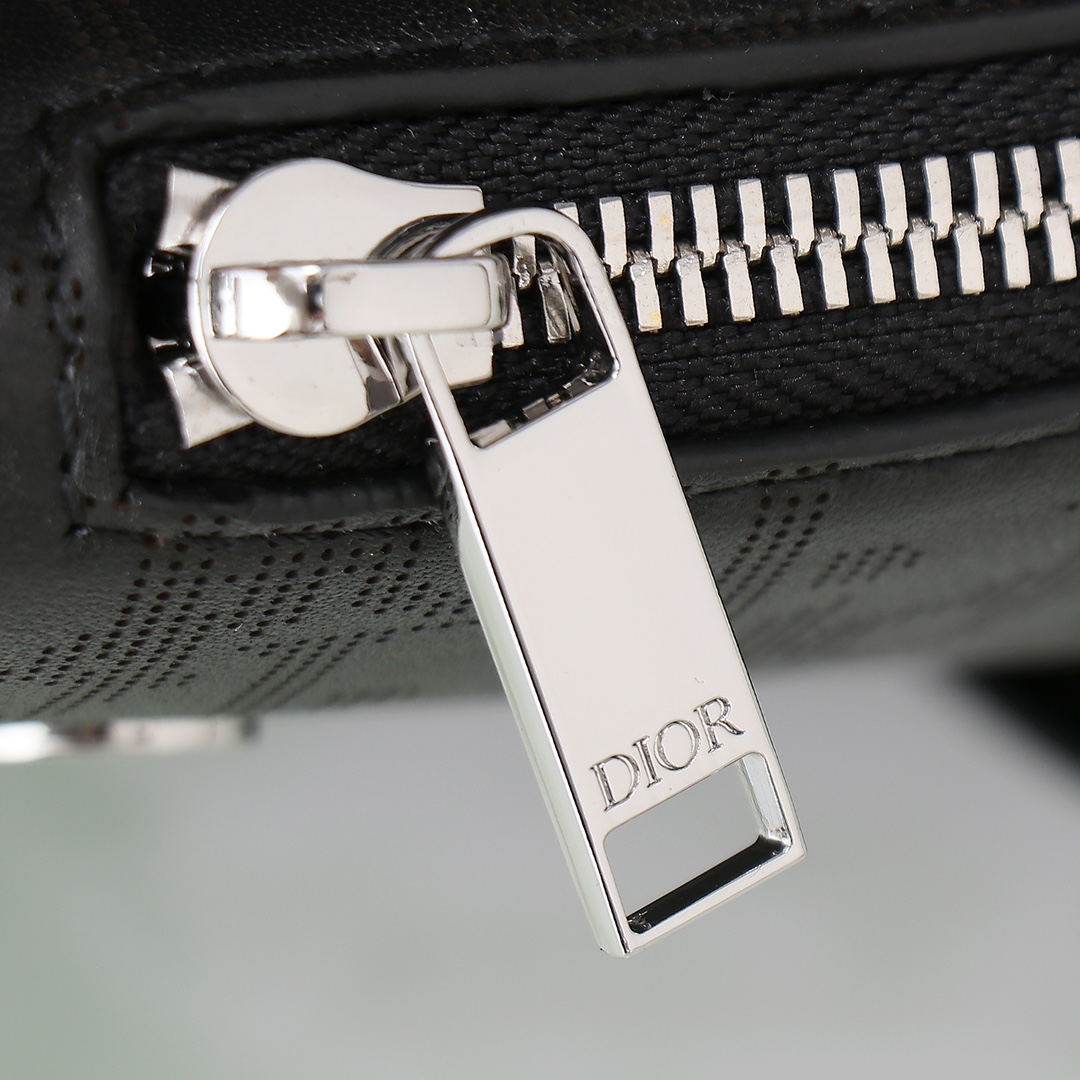 dior メンズ バッグコピー 可愛い 斜め掛けバッグ 型番1ADPO191 牛革 三角形 メンズ ブラック_6