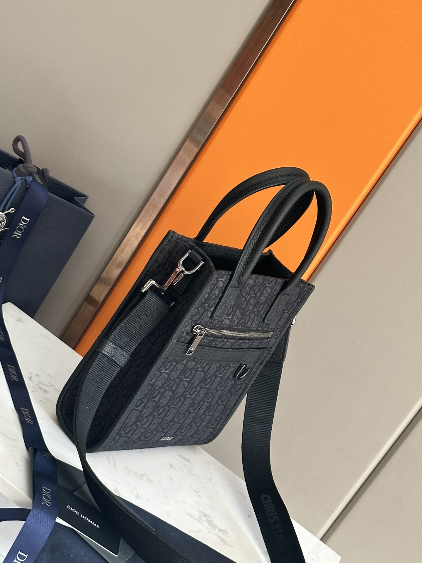 dior クラッチ バッグスーパーコピー 牛革 通学 肩掛け 斜め掛けバッグ 人気 花柄 メンズ ブラック_2