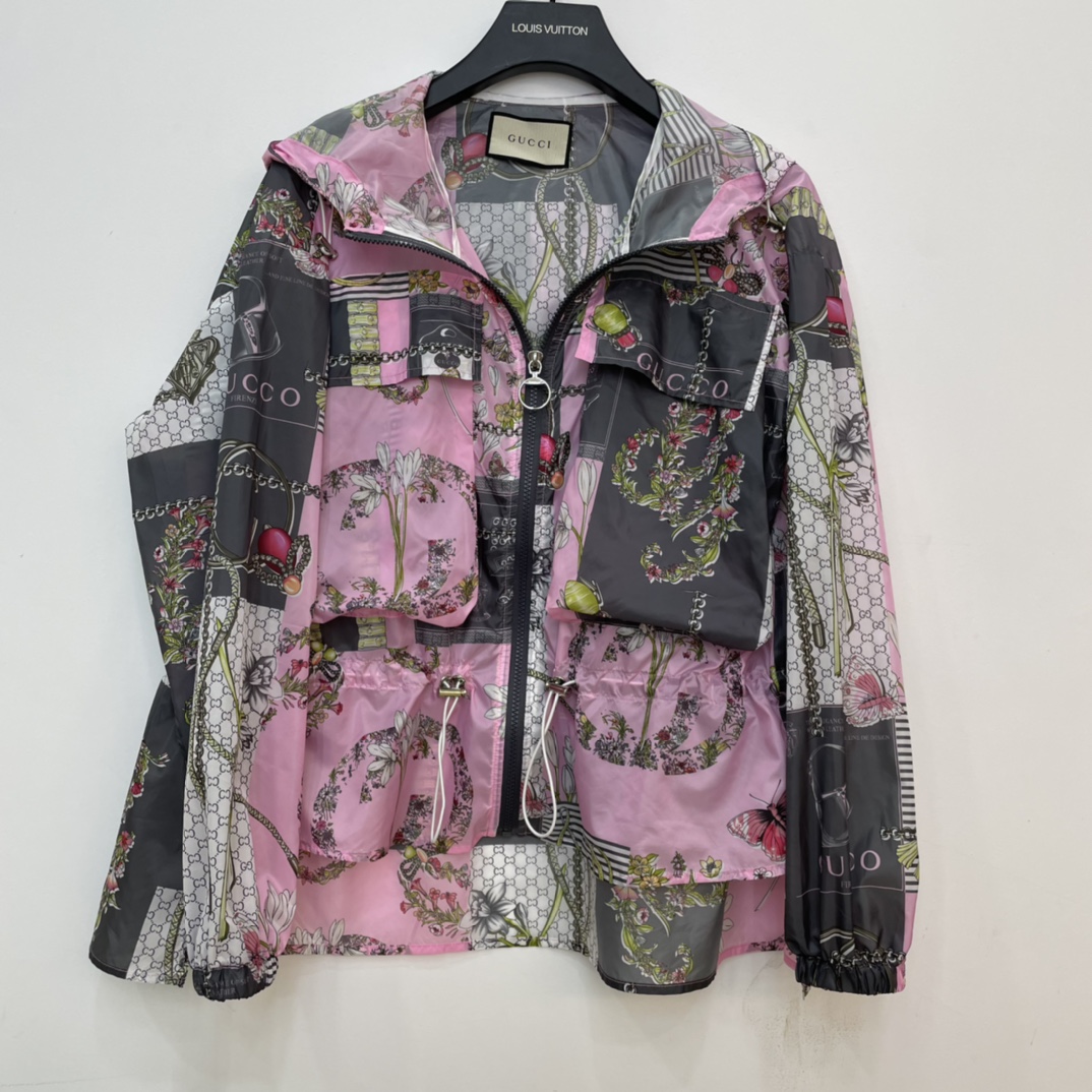 グッチのジャケット偽物トップス 日焼け止め服 軽量 プリント ファッション 運動服 カラフル レッド_1