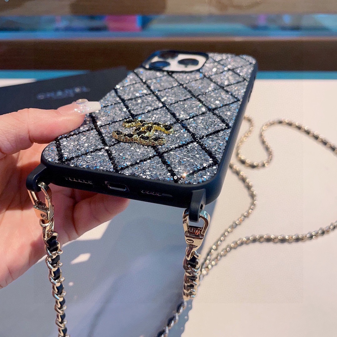 chanel 携帯 カバー偽物 スマートフォンケース 耐衝撃 落下防止 キラキラ チェーン 調整可 ダイヤモンドケース 2色可選 ブラック_3