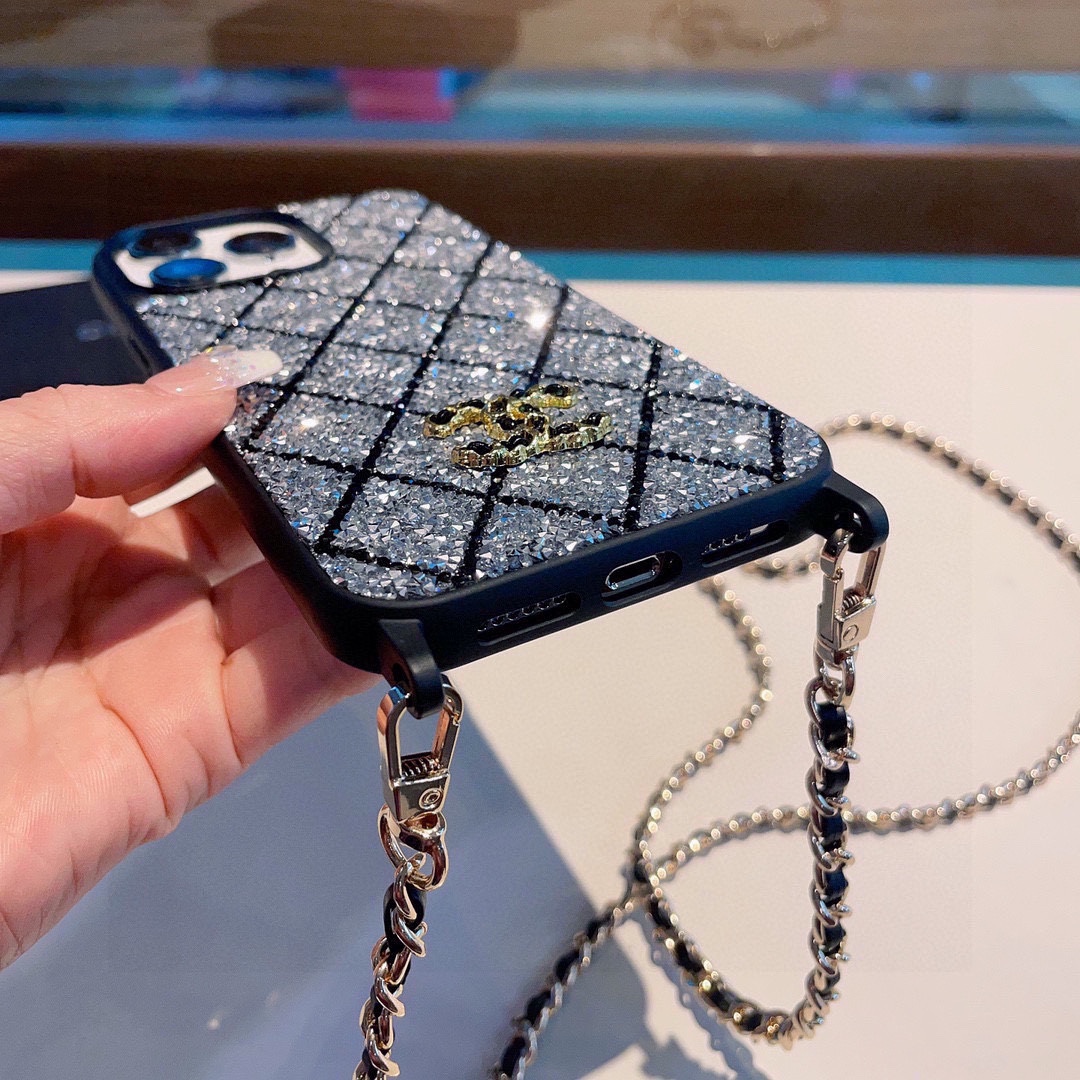 chanel 携帯 カバー偽物 スマートフォンケース 耐衝撃 落下防止 キラキラ チェーン 調整可 ダイヤモンドケース 2色可選 ブラック_6