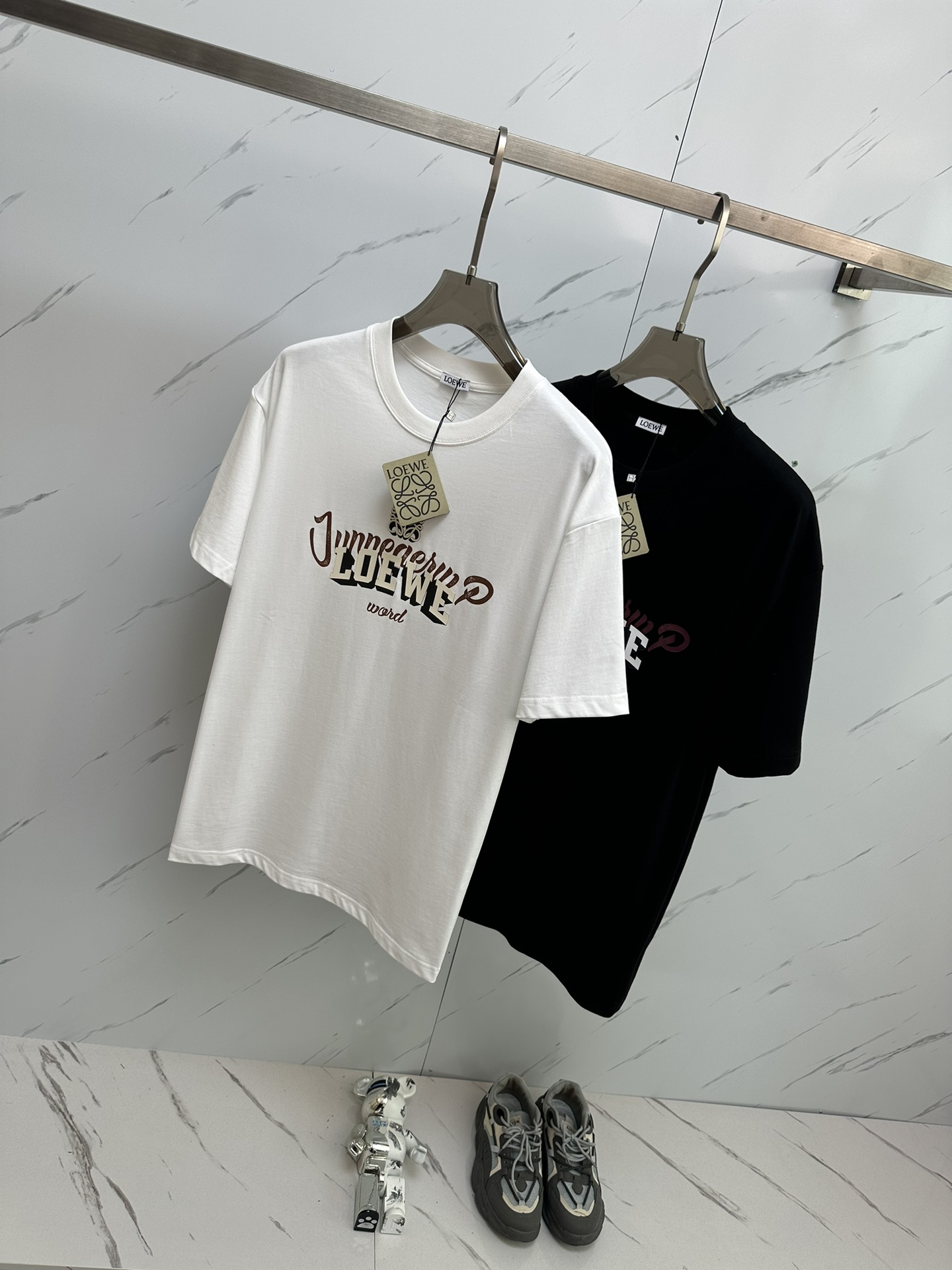 ロエベ 犬 tシャツ偽物 男女兼用 柔らかい シンプル 人気新作 海外セレブが愛用する 純綿 半袖トップス ホワイト_6