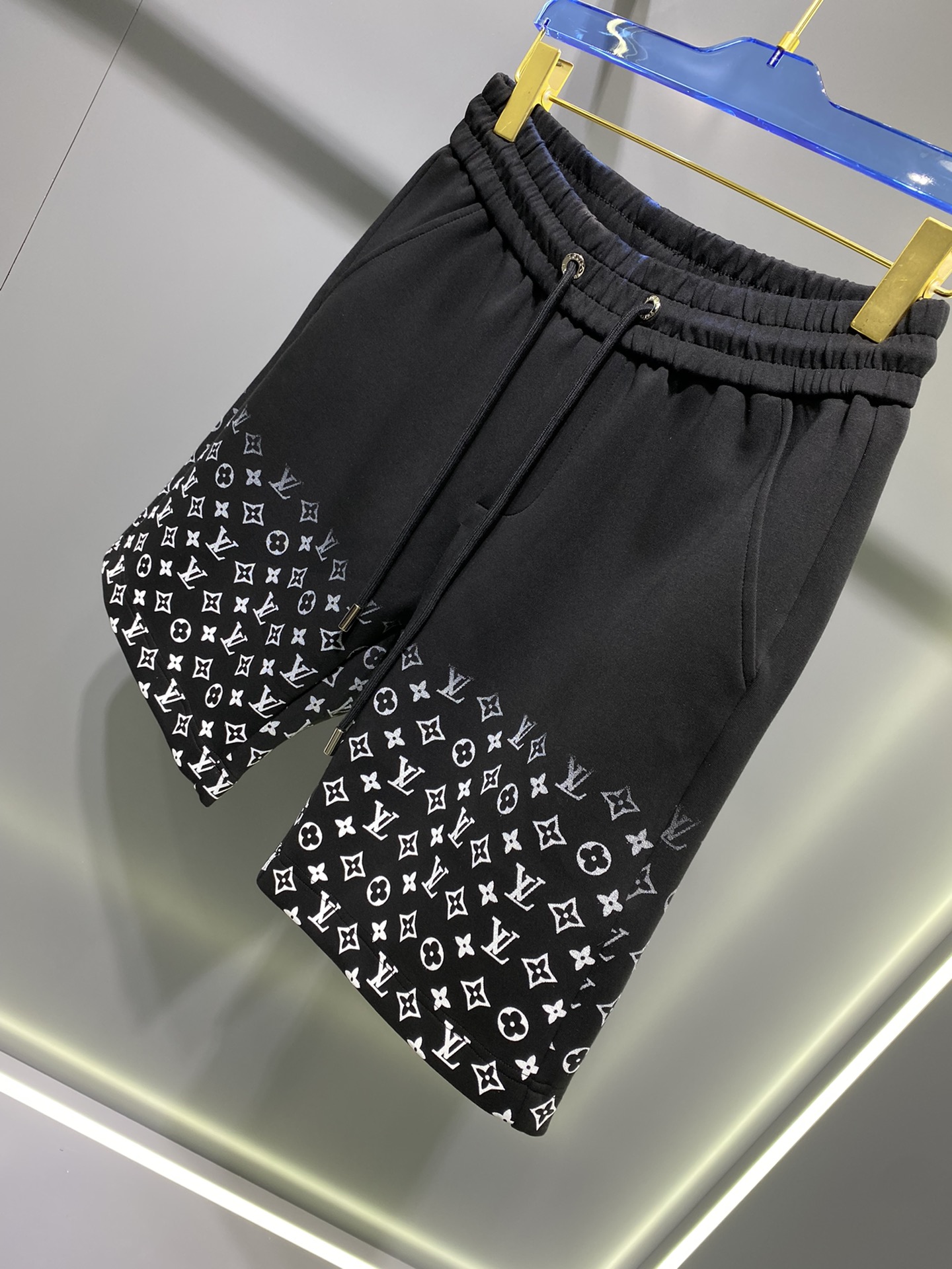 ルイヴィトン 半ズボンスーパーコピー 爆買いで大得価の短パン 夏ズボン 運動 ショットパンツ 柔らかい ブラック_2