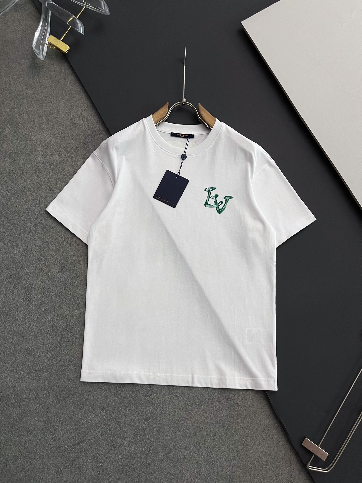 ルイヴィトンtシャツＮ級品 ロゴプリント 純綿 春夏服 シンプル 半袖 カジュアルトップス ホワイト_1