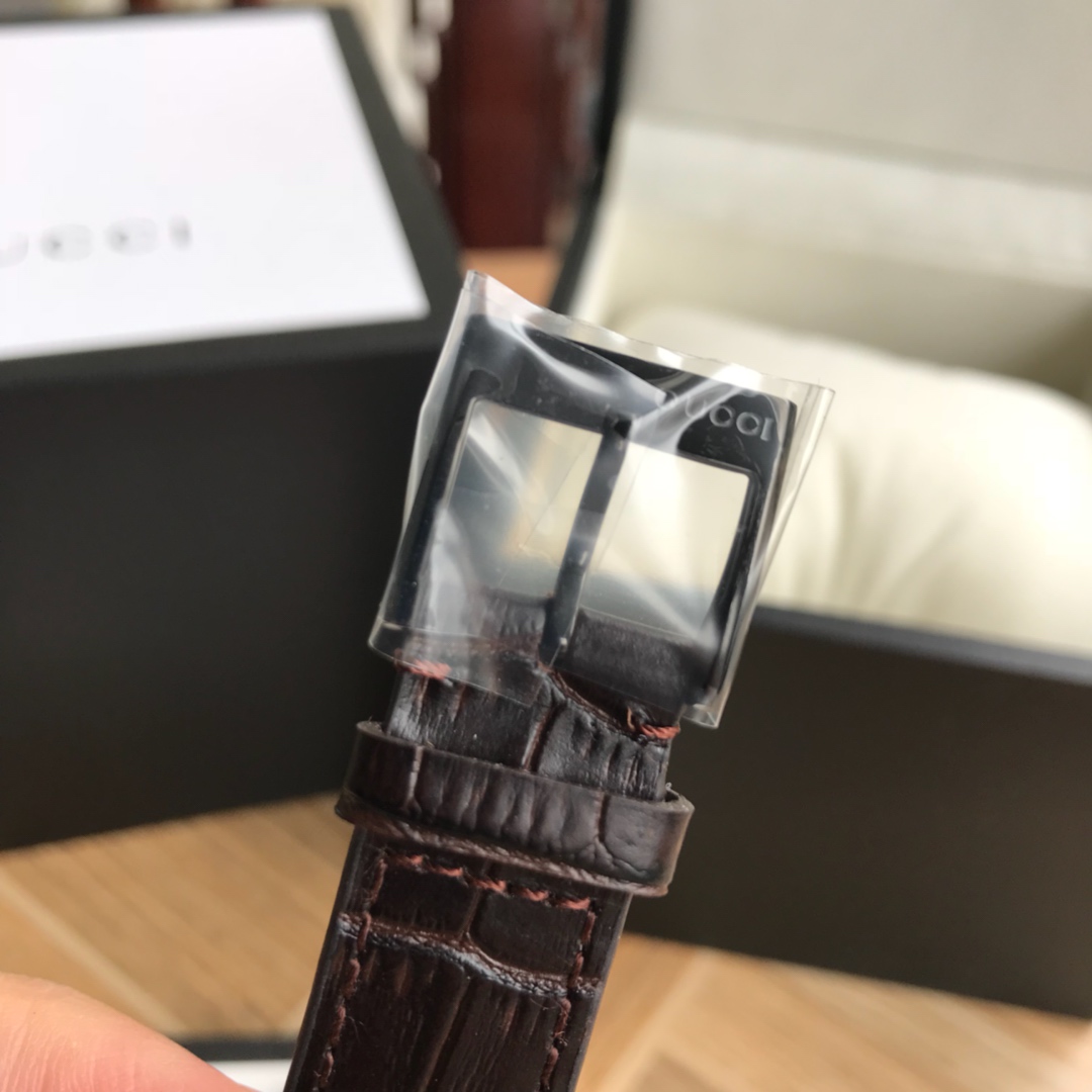 グッチ 時計 レディース 人気スーパーコピー ウォッチ レザーバンド うで時計 低価格 クォーツ時計 レディース ブラック_5