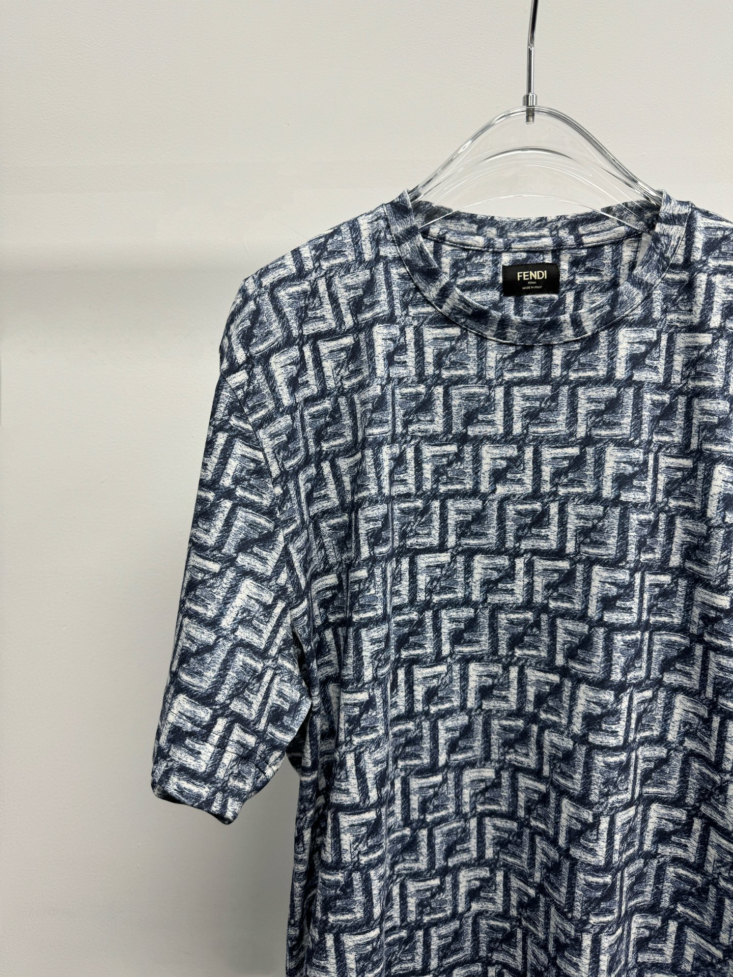 オンライン限定 fendi t シャツコピー トップス 純綿 プリント 花柄 柔らかい 半袖 シンプル 夏服 ブラック_4