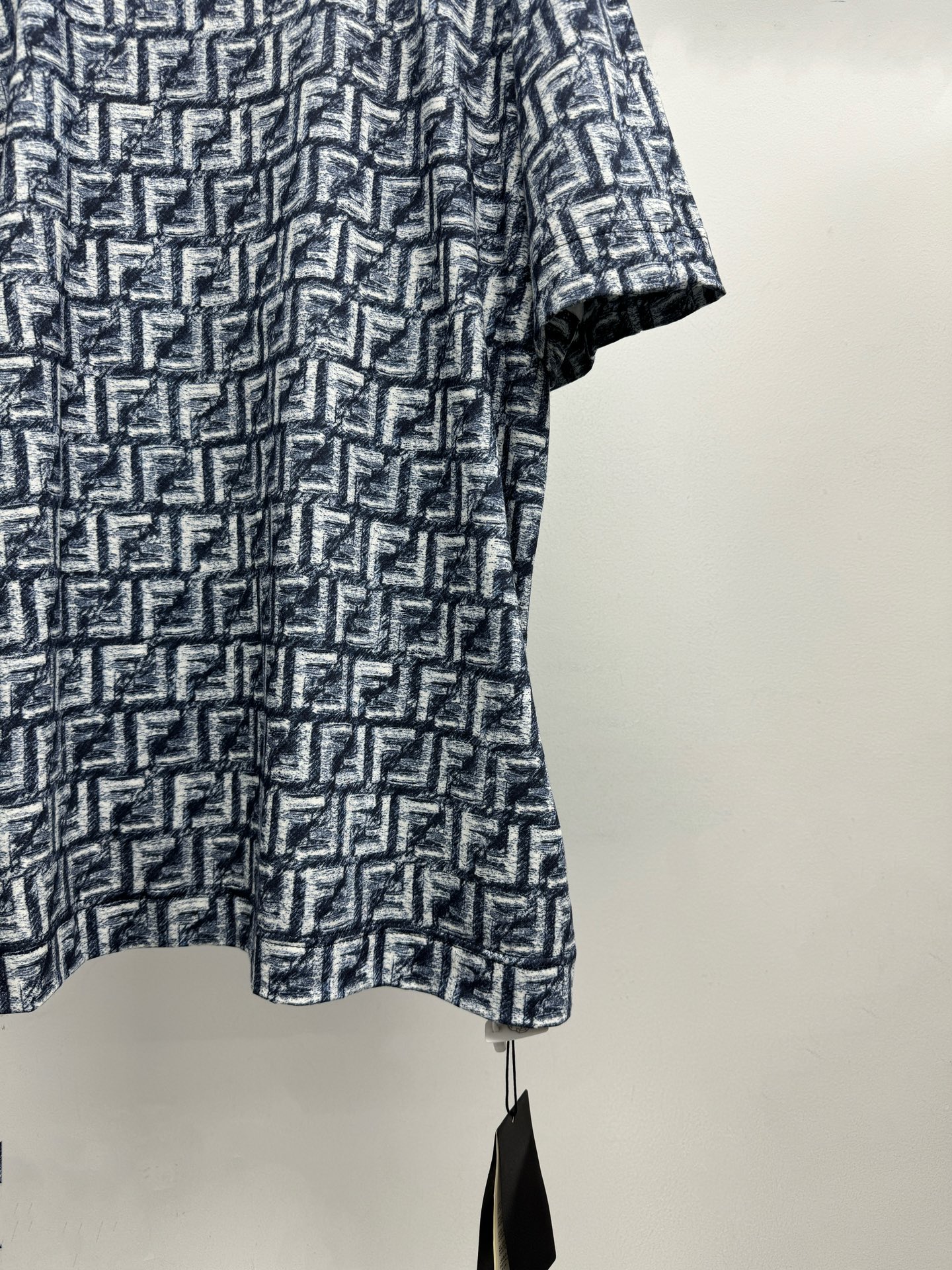 オンライン限定 fendi t シャツコピー トップス 純綿 プリント 花柄 柔らかい 半袖 シンプル 夏服 ブラック_5