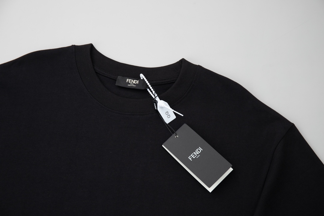 春夏新作 fendi キッズ t シャツ偽物 トップス 綿100% プリント 半袖 シンプル 品質保証 ブラック_3